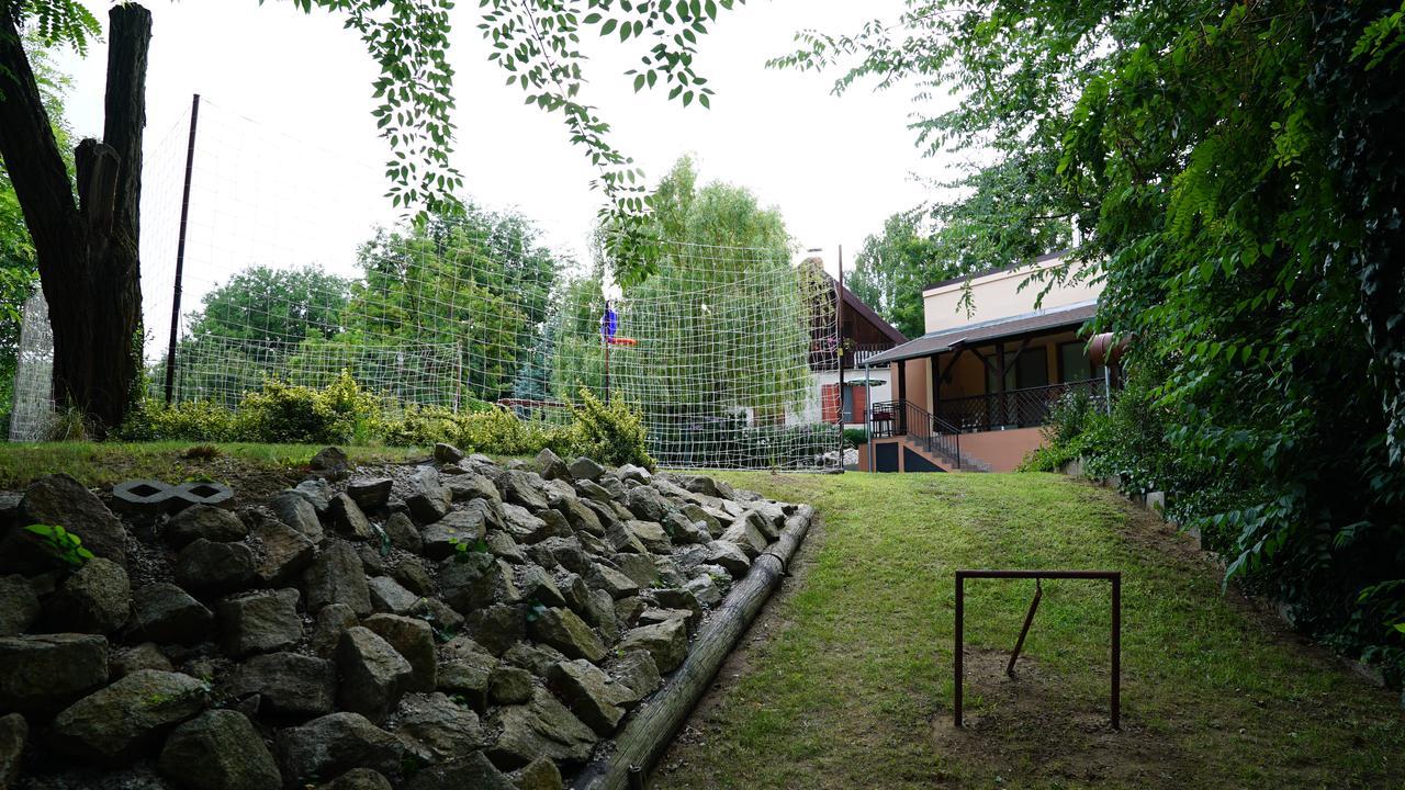 Tobo House Along The River Danube Radvaň nad Dunajom Exteriér fotografie